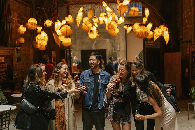 Barcelona Pub Crawl and Walking Tour with Drinks - The Sum Up