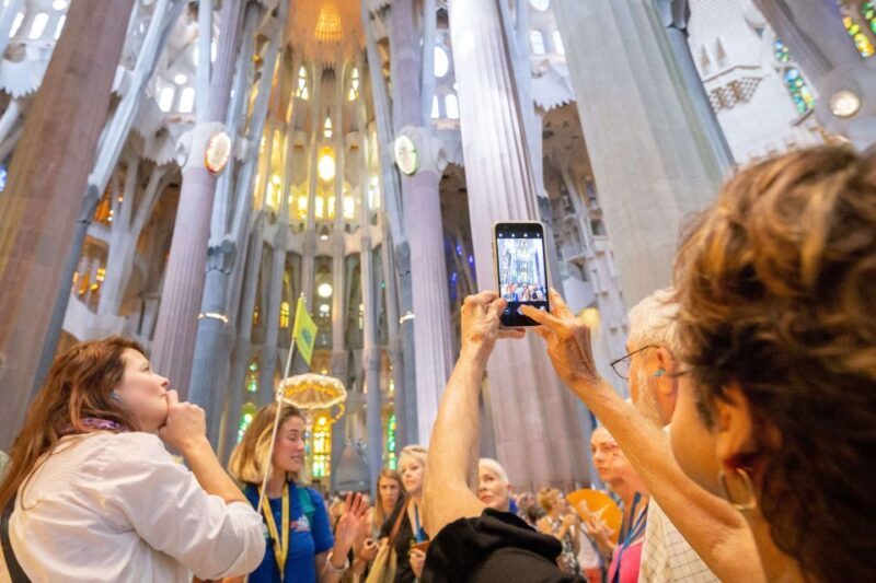 Barcelona: Sagrada Família and Park Güell Combo Guided Tour - The Tour Experience: What to Expect