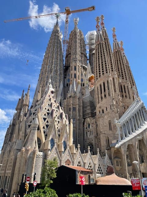 Barcelona: Sagrada Família and Park Güell Guided Tour - FAQs