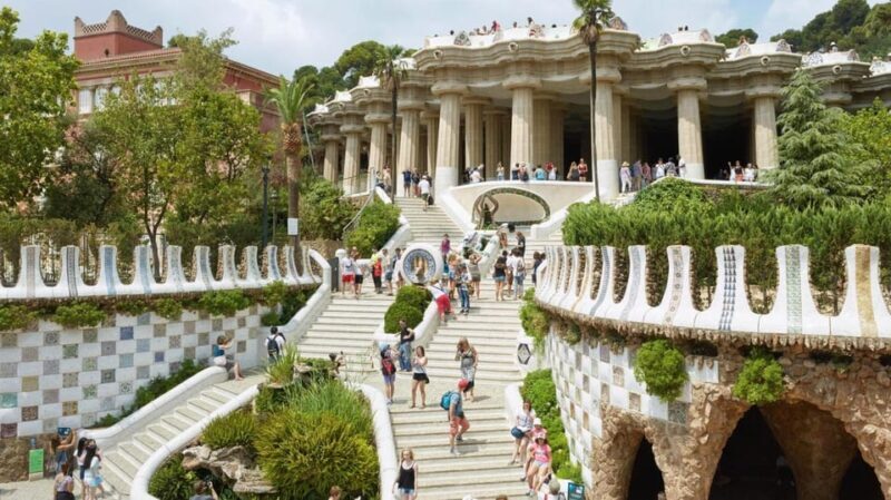 Barcelona: Sagrada Familia and Park Güell with Hotel Pickup - An In-Depth Look at the Tour Experience