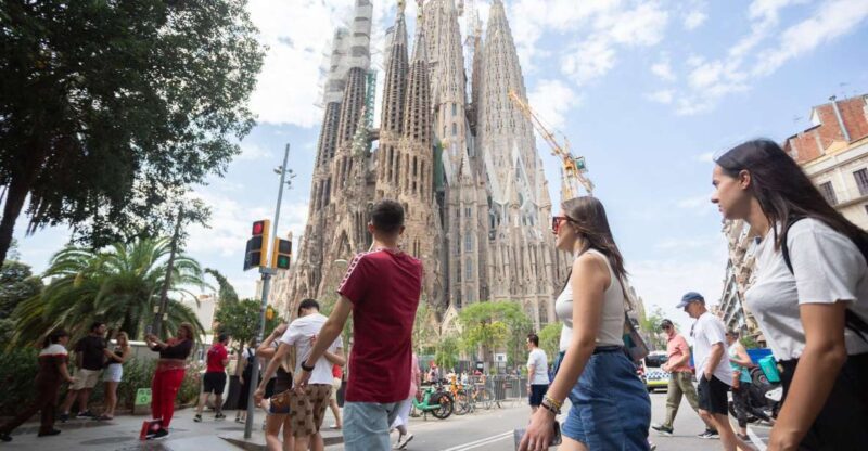Barcelona: Sagrada Familia Fast Track Guided Tour - Comprehensive Review of the Barcelona: Sagrada Familia Fast Track Guided Tour