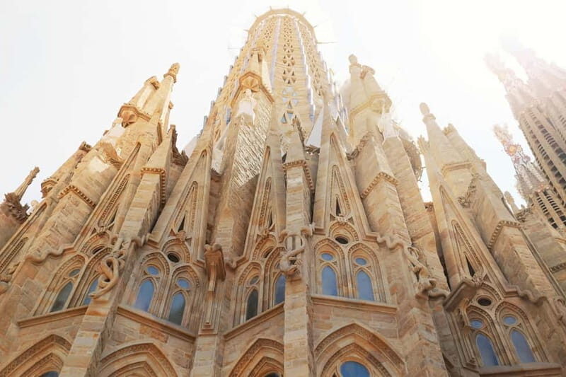 Barcelona: Sagrada Familia Guided Tour with Entry Ticket - In-Depth Review of the Tour Experience