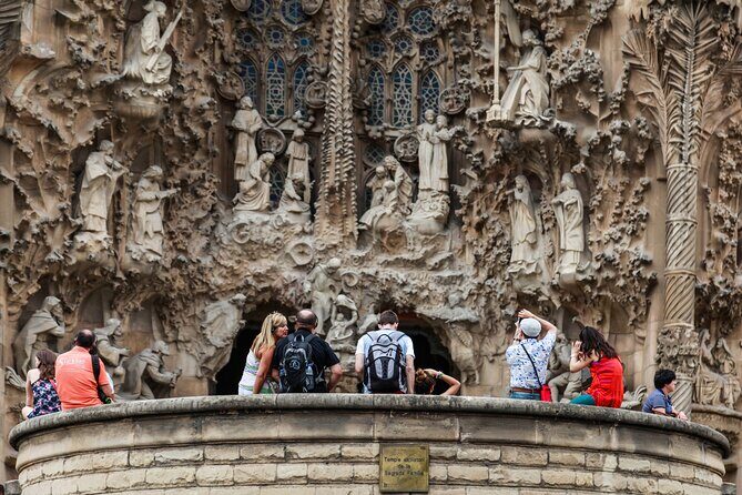 Barcelona: Sagrada Familia Guided Tour with Fast Track Access - A Deep Dive into the Experience