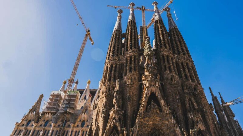 Barcelona: Sagrada Familia Guided Tour with Tickets - Practical Tips for Visitors