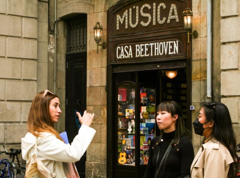 Barcelona: Sagrada Familia, Park Güell and Old Town Tour - Who Would Love This Tour?