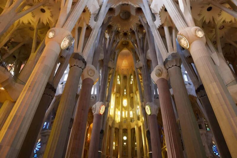 Barcelona: Sagrada Familia Skip-the-Line Guided Tour - The Tour Experience: Pros and Cons