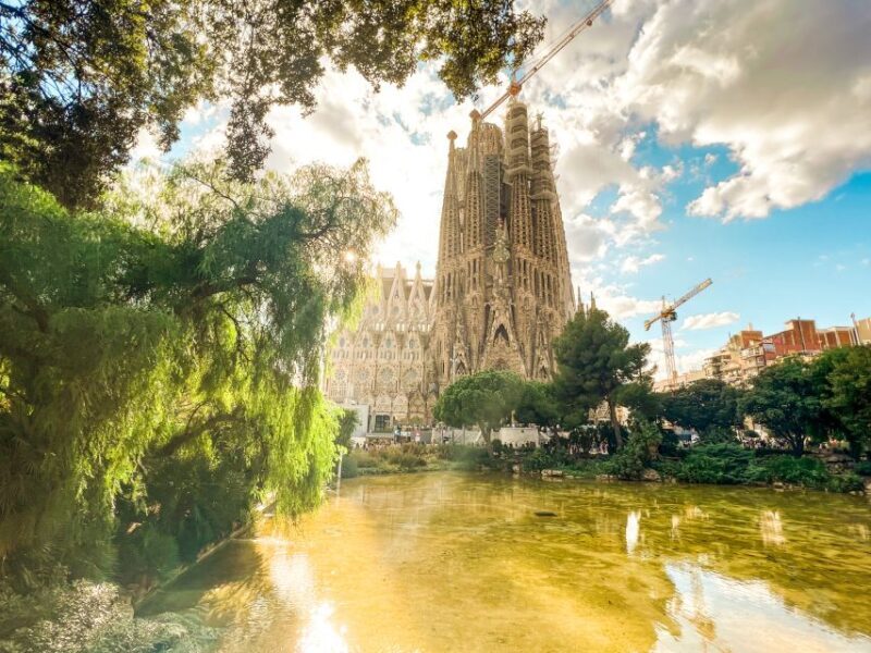 Barcelona: Sagrada Familia Skip-the-line Guided Tour - Key Points