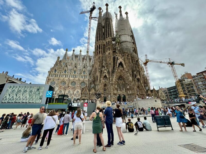 Barcelona: Sagrada Familia Skip-the-Line Guided Tour - Authentic Experiences & Insights From Reviews