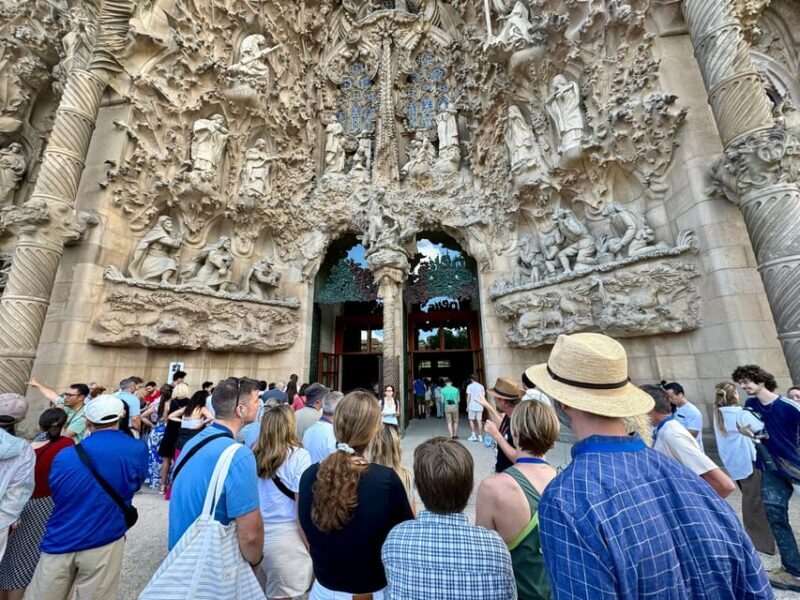 Barcelona: Sagrada Familia Skip-the-Line Guided Tour - Who Is This Tour Best For?