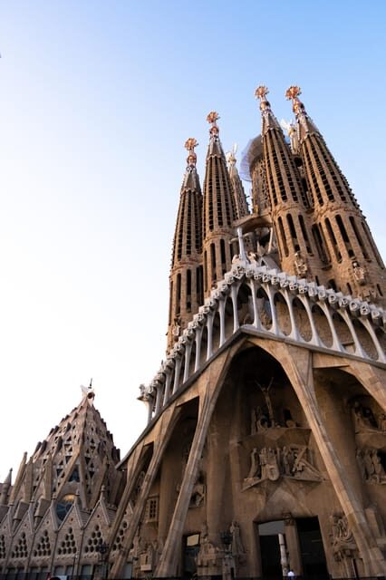 Barcelona: Sagrada Familia skip the line Guided Tour - Deep Dive into the Itinerary
