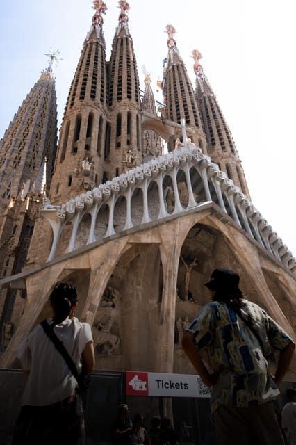 Barcelona: Sagrada Familia skip the line Guided Tour - Practical Details and Tips