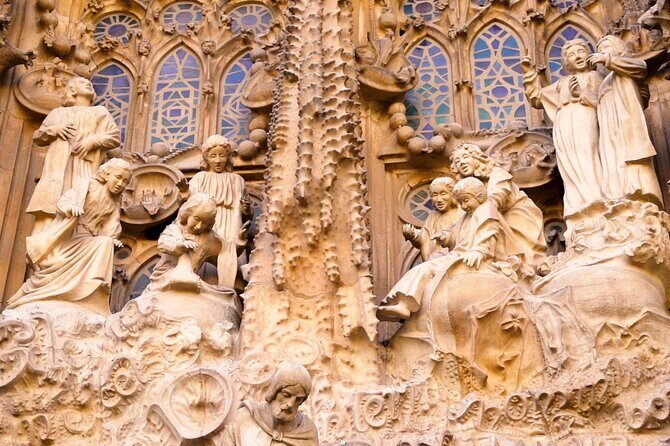 Barcelona: Sagrada Familia Skip-the-Line Guided Tour & Tickets - Practical Details and Tips