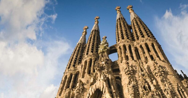 Barcelona: Sagrada Familia Skip The Line Insider Guided Tour - Key Points