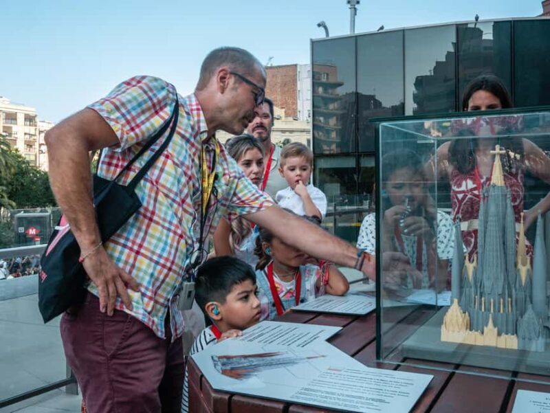 Barcelona: Sagrada Familia Small Group Tour for Kids - Exploring the Sagrada Familia with Kids: A Practical Overview