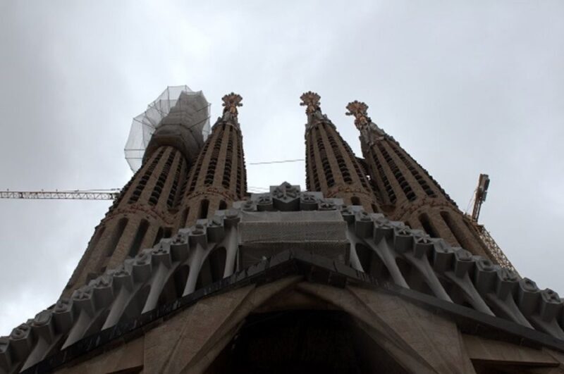 Barcelona: Sagrada Familia Tour of the Facades in German - Who Would Love This Tour?