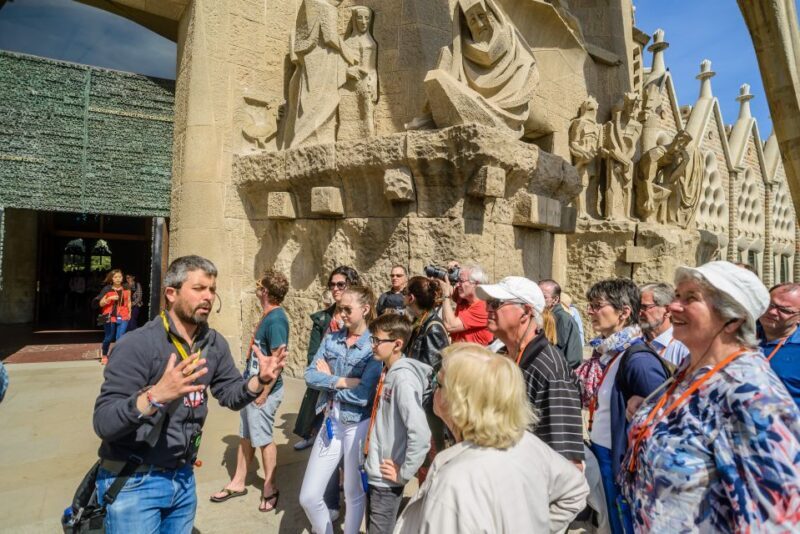 Barcelona: Sagrada Familia Tour & Optional Tower Visit - FAQ
