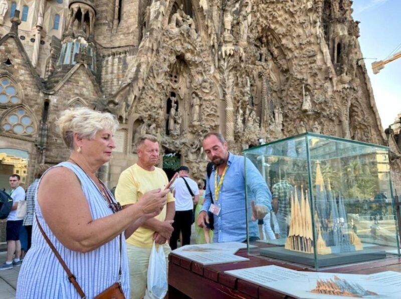 Barcelona: Sagrada Família Tour with Skip-the-Line Access - Authentic Insights from Reviewers