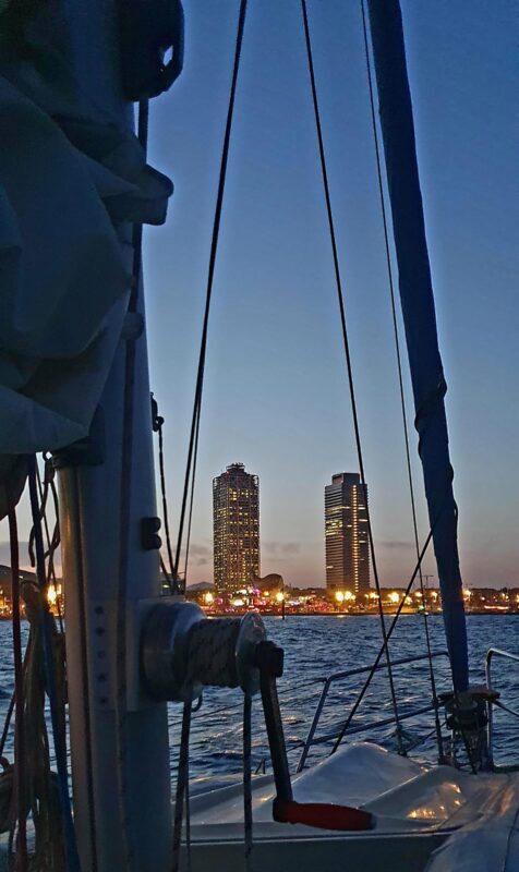 Barcelona: sailing experience, excursions lasting 2h - Authenticity & Special Touches