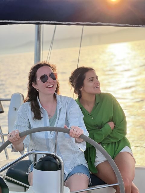 Barcelona: Sailing Tour with a Glass of Cava - Key Points