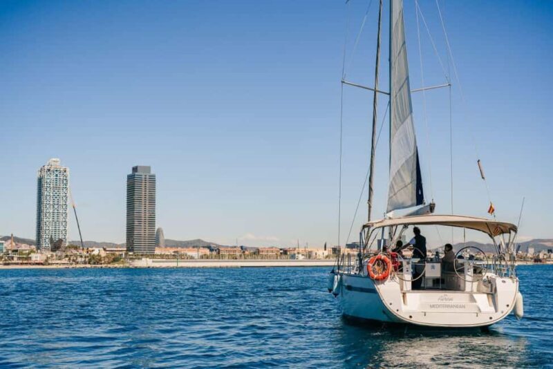 Barcelona: Sailing trip 1 hour, private boat with open bar - An In-Depth Look at the Barcelona Sailing Trip