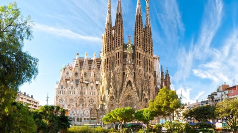 Barcelona: Sailing Trip, Sagrada Familia, and Casa Batlló - The Itinerary in Detail