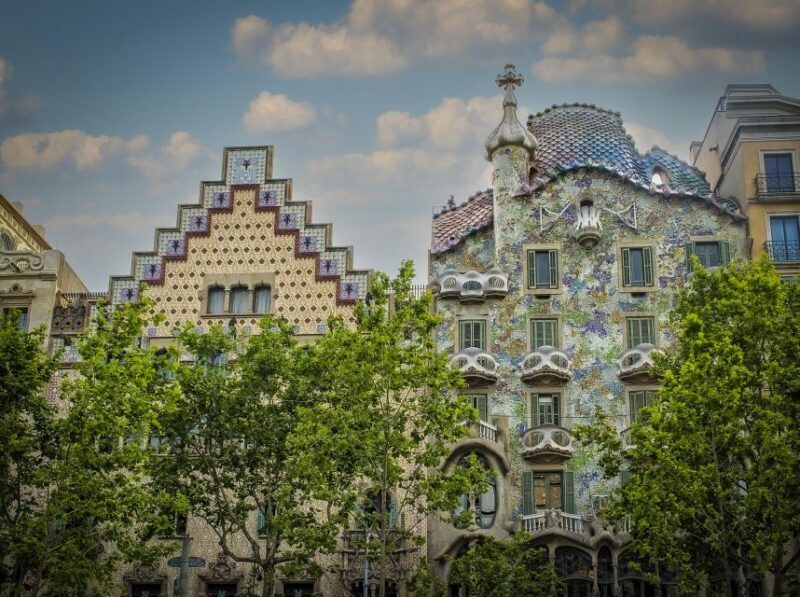 Barcelona: Sailing Trip, Sagrada Familia, and Casa Batlló - Who Will Love This Experience?