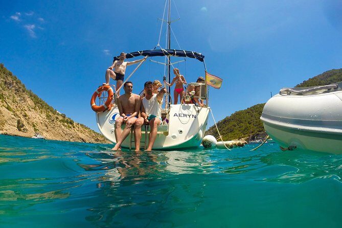 Barcelona Small Group Sailing with Snacks and Cava - Why This Tour Excels