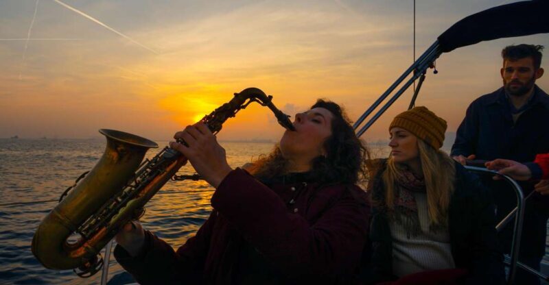 Barcelona: Sunset Live Sax and Sailing Experience with Tapas - FAQs