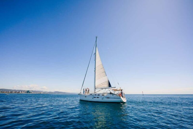 Barcelona: Sunset sail trip, GINTONIC workshop and open bar - Key Points