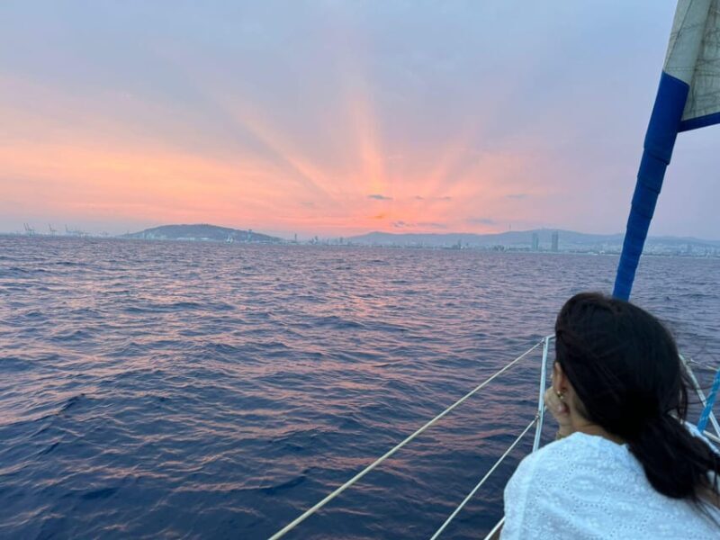 Barcelona: Sunset Sailboat Cruise with Drinks and Snacks - Key Points