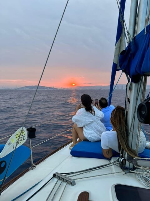 Barcelona: Sunset Sailboat Cruise with Drinks and Snacks - A Closer Look at the Experience