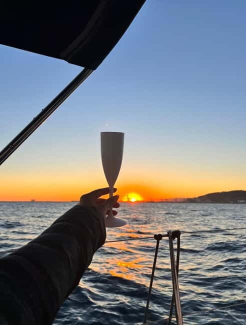 Barcelona: Sunset Sailboat Cruise with Open Bar and Snacks - Analyzing the Experience: What You Can Expect