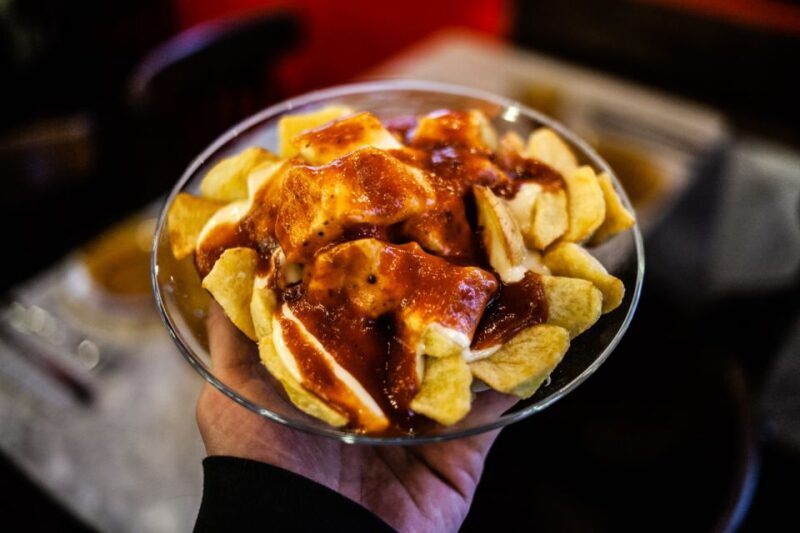 Barcelona: Tapas Food and Wine Tour in La Barceloneta - Concluding at Plaça del Poeta Boscà