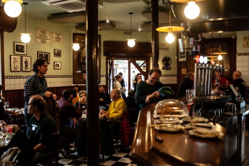 Barcelona: Tapas Food and Wine Tour in La Barceloneta - Practical Tips