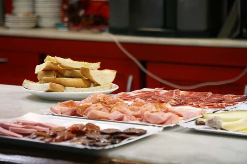 Barcelona Tapas Tastings Food Crawl Walking Tour & VIP Entry - Key Points