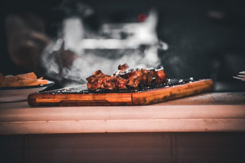 Barcelona: Tapas Walking Tour with Food, Wine, and History - Key Points