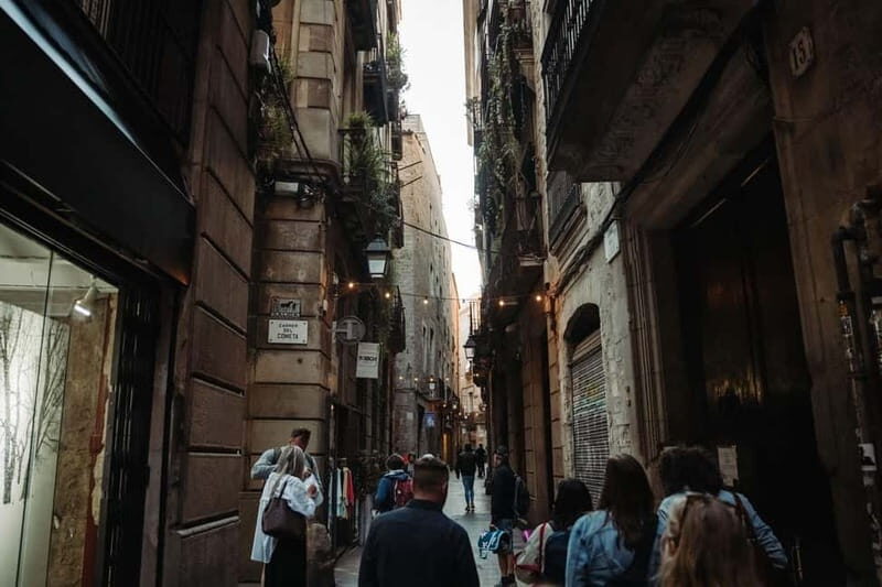 Barcelona: Tapas & Wine Tour in Born & Gothic Quarter - The Itinerary: A Step-by-Step Breakdown