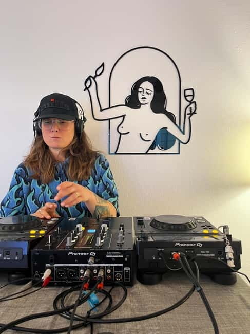 Barcelona: Tarot Reading, Paint &Wine! - Why This Experience Is Worth It