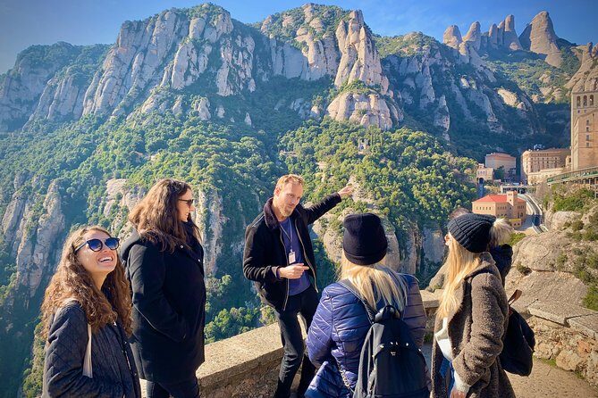 Barcelona to Montserrat: Guided Tour & Return Bus Transfers - An In-Depth Look at the Tour Experience