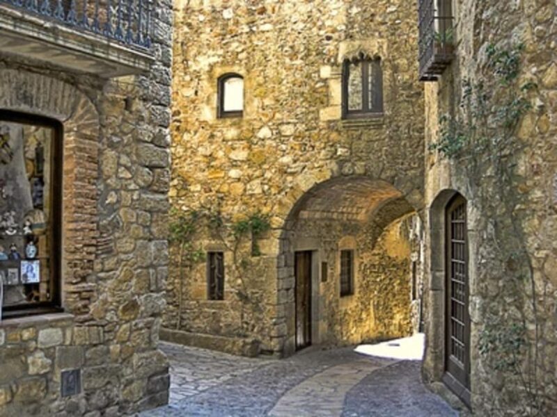 Barcelona: Tour Besalu, Costa Brava with Cami de Ronda and medieval villages - What Makes This Tour Stand Out?