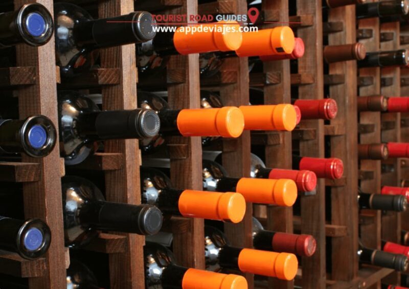 Barcelona: Tour Private Montserrat, Wines & Sitges - Key Points