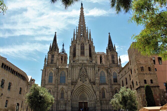 Barcelona walking tour Gothic Quarter and Ramblas+Boat trip - Who Will Love This Tour?