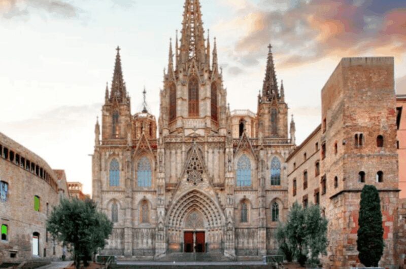 Barcelona Walking Tour Old Town's Hidden Gems - Discovering the Heart of Barcelona: A Detailed Look