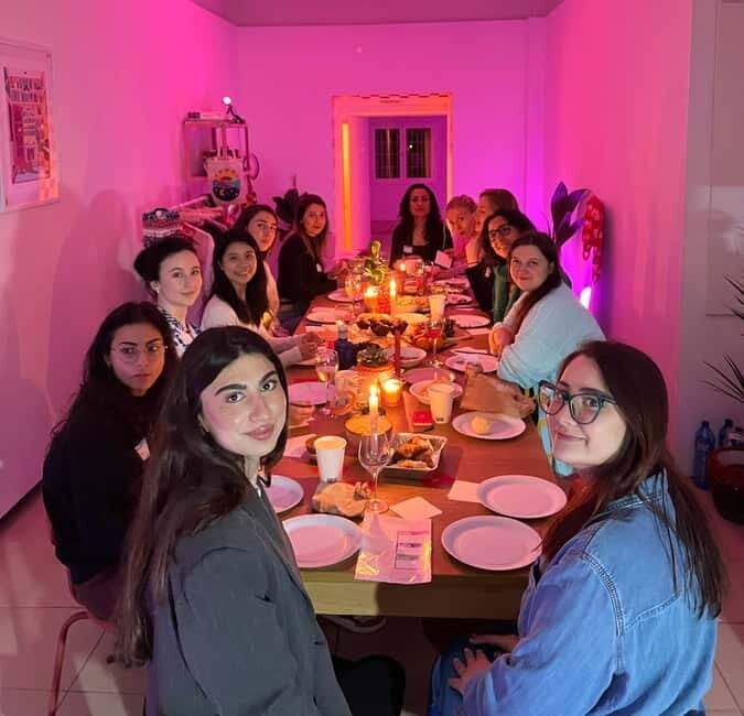 Barcelona: Women's Craft Night with Wine and Nibbles - Introduction