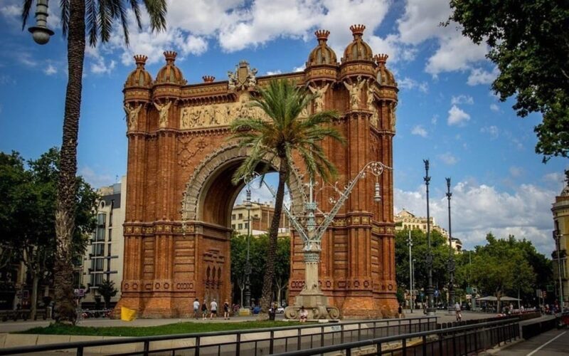 Barcelona:Private Full-Day Sightseeing Tour with Local Guide - Value and Practicality