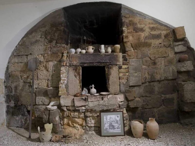 Bari: Simi Palace and Byzantine Church Tour with Ticket - Key Points