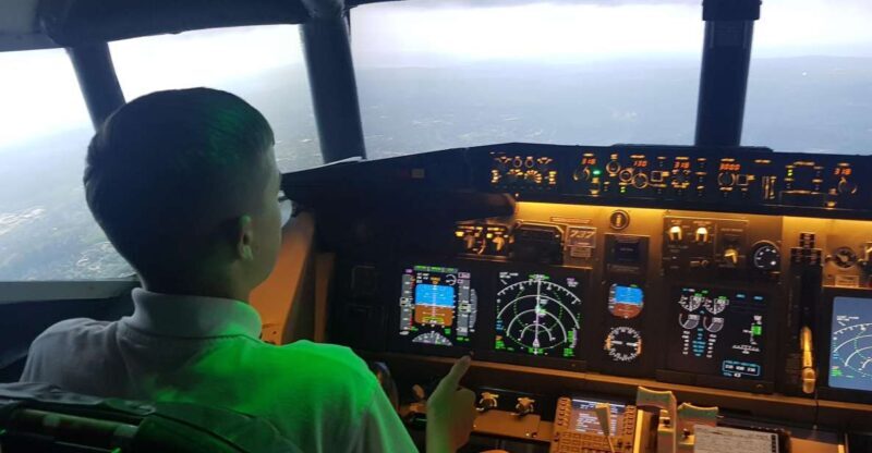 BARNSLEY(60 MINS BOEING 737 FLIGHT SIMULATOR EXPERIENCE) - A Deep Dive into the Flight Simulator Experience