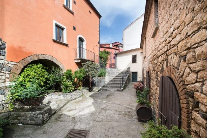 Basilicata: Discover volcanic tuff caves and taste excellent Lucanian wines - A Detailed Look at the Experience