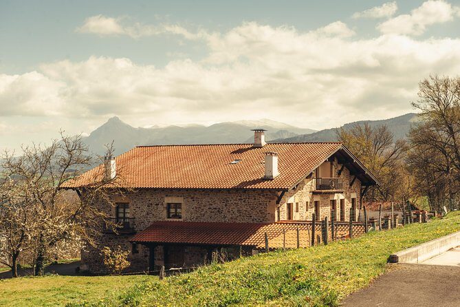 " Basque Farm House & Cider house" tour + meal from San Sebastian - Exploring the Authentic Heart of the Basque Country: The "Farm House & Cider House" Tour