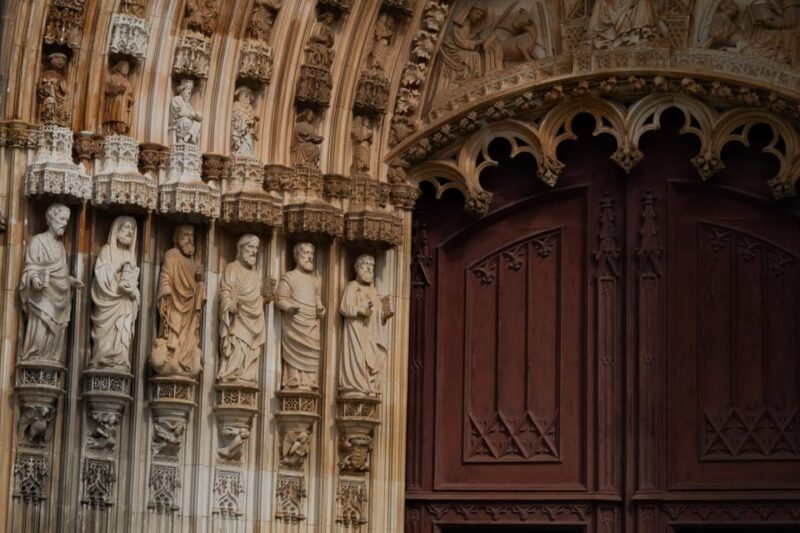 Batalha: A Local's Guided Tour of the Batalha Monastery - A Closer Look at the Experience